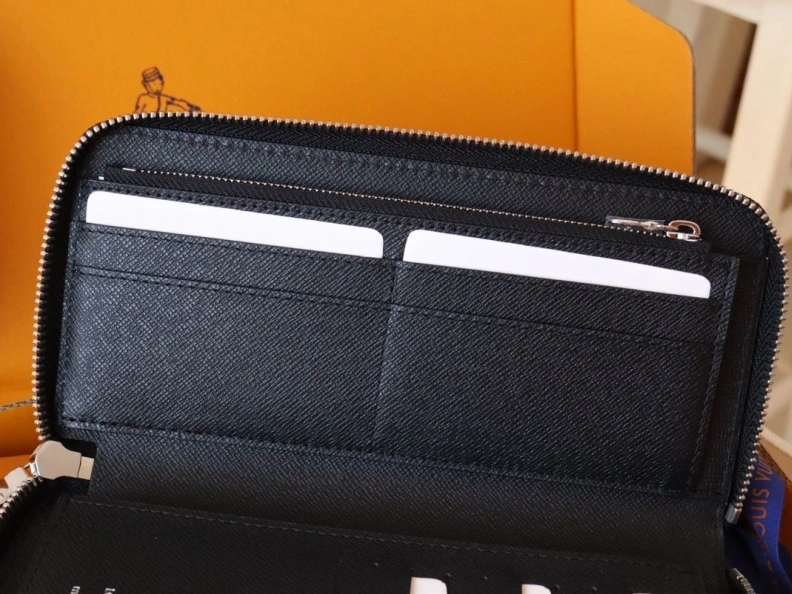 Compact LX Wallets 12302