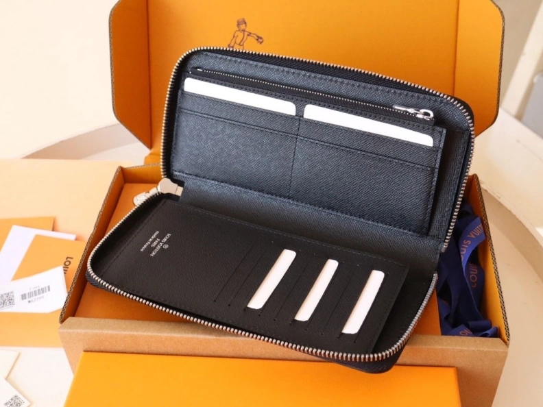 Compact LX Wallets 12302