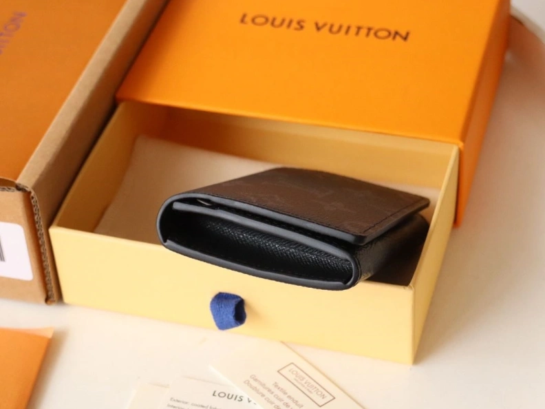 Popular LX Wallets 12263