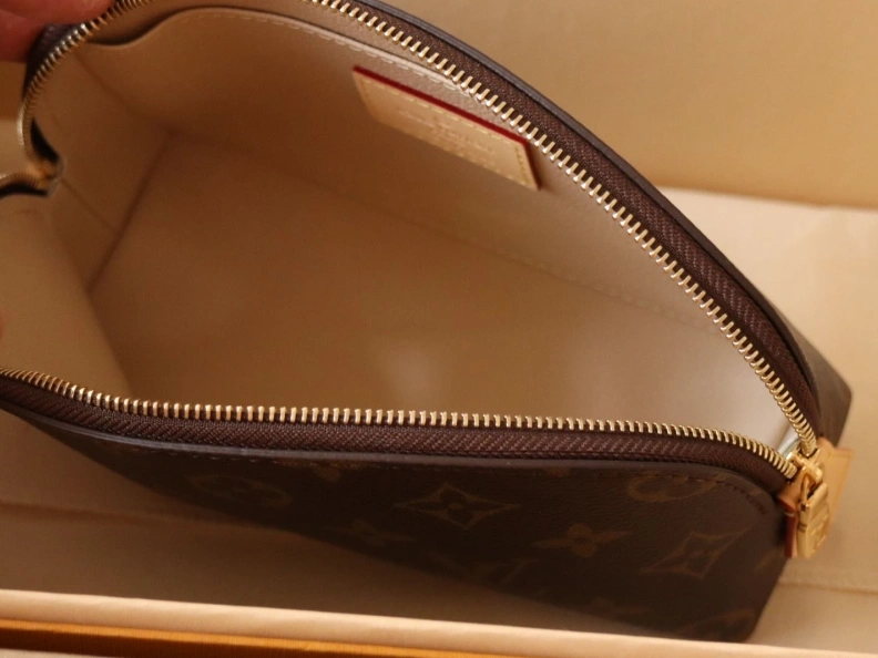 LX Clutch Bags Flexible 12377