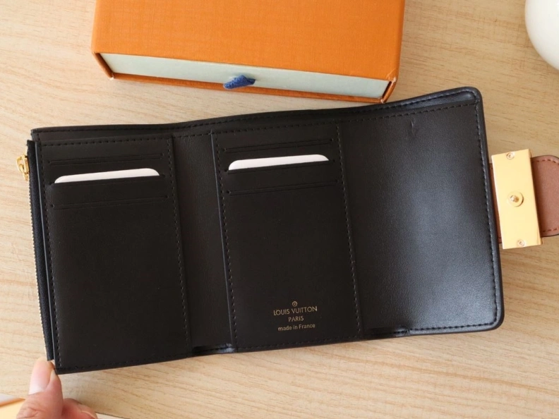 Popular LX Wallets 12262
