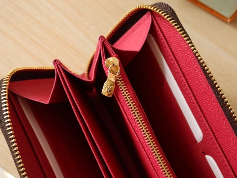 Practical LX Wallets 12240