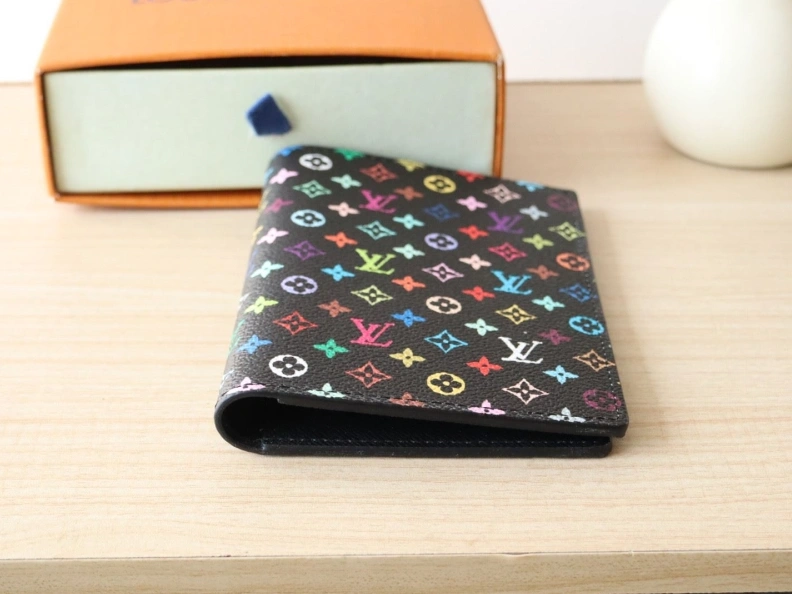 Sophisticated LX Wallets 12233