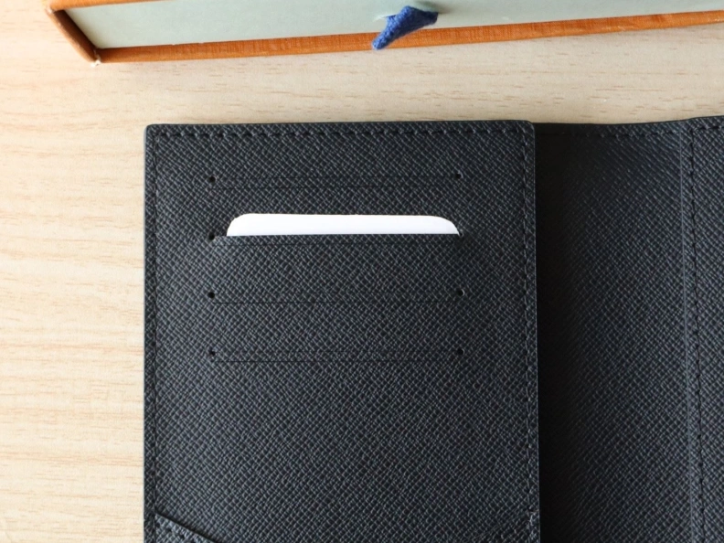 Sophisticated LX Wallets 12233