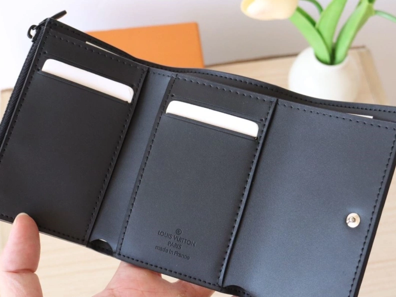 Breathable LX Wallets 12230