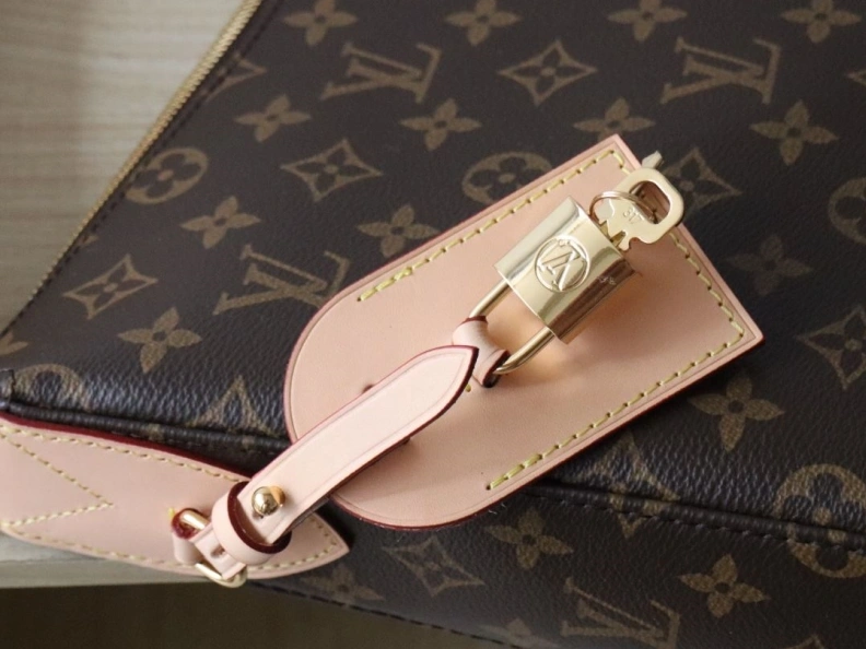 Breathable LX Top Handle Bags 12310