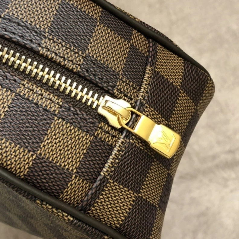 WellDesigned LX Clutch Bags 12362