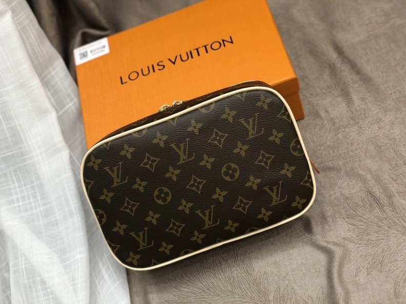 LX Clutch Bags Refined 12354