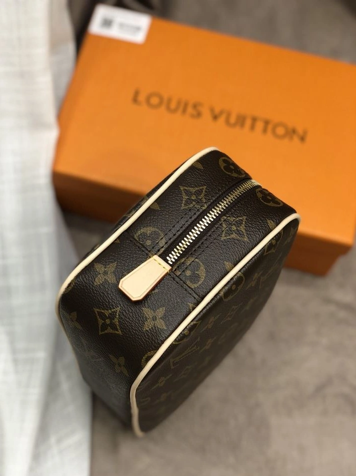 LX Clutch Bags Refined 12354