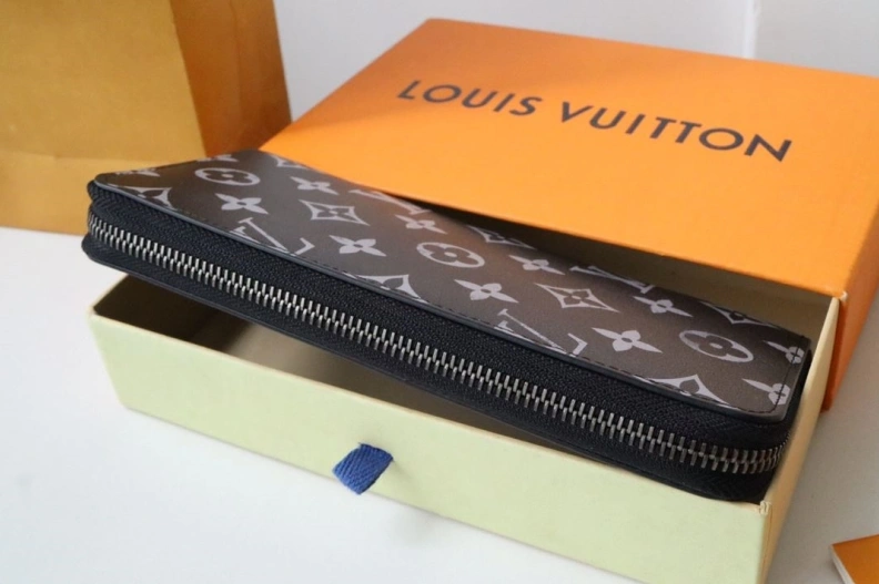 Trendsetting LX Wallets 12271