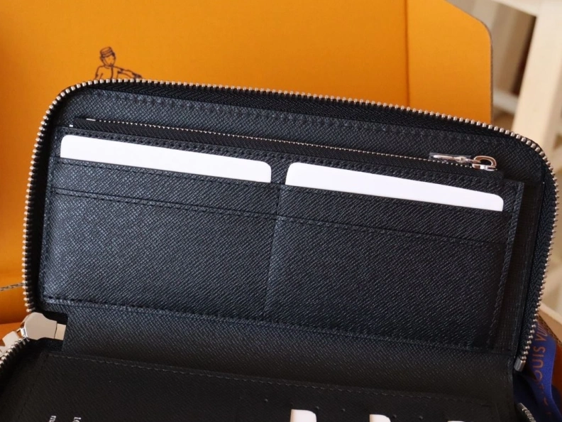 Affordable LX Wallets 12225