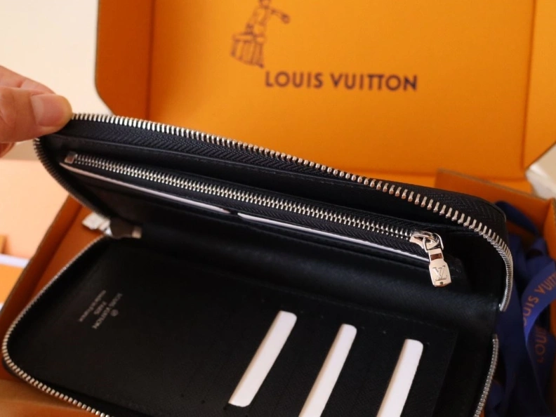 Affordable LX Wallets 12225