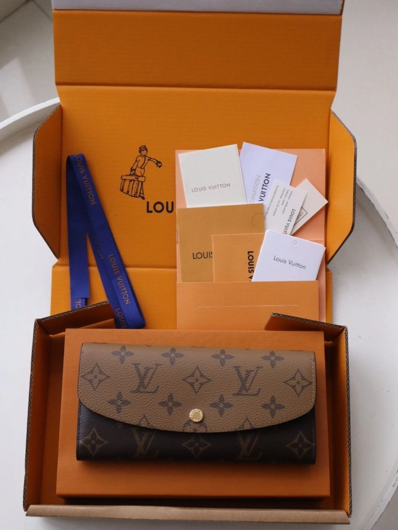 Practical LX Wallets 12228