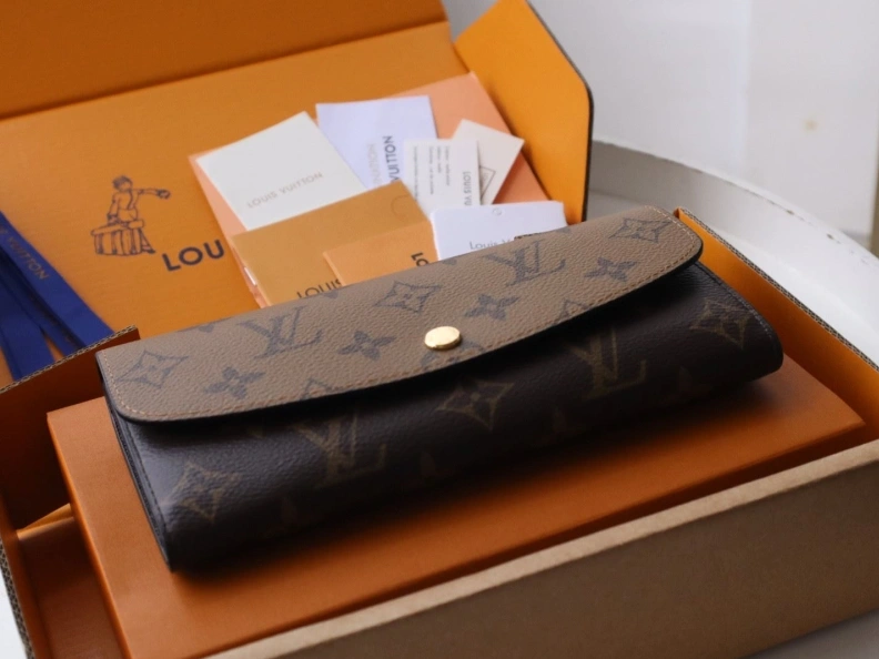 Practical LX Wallets 12228