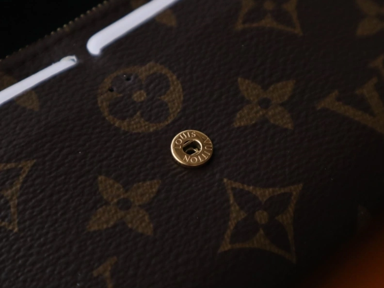 Practical LX Wallets 12228