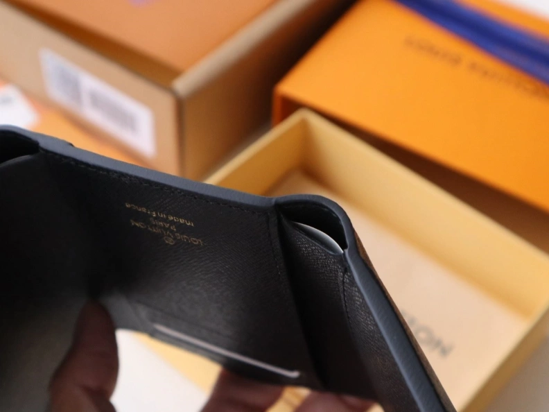 Stylish LX Wallets 12210