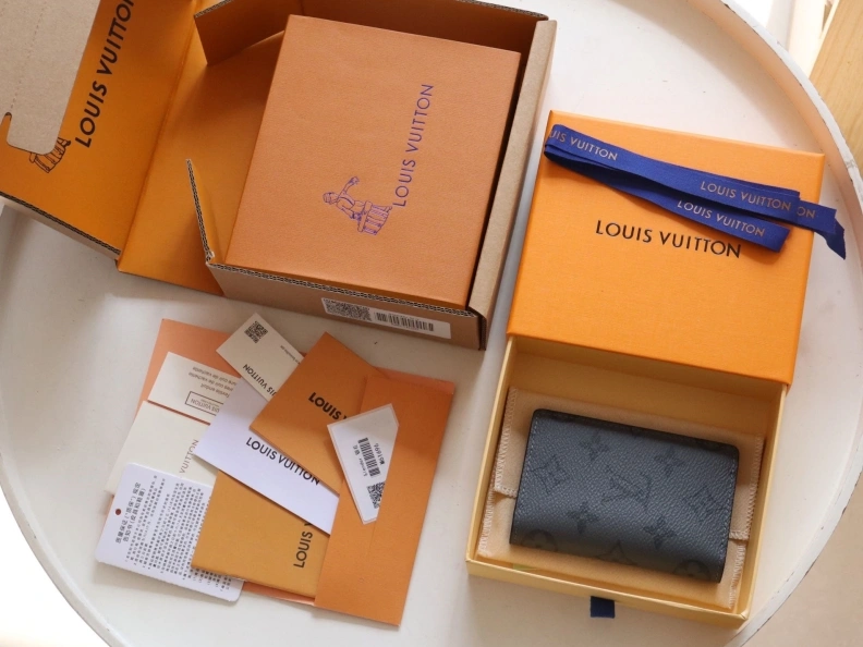 Lightweight LX Wallets 12211