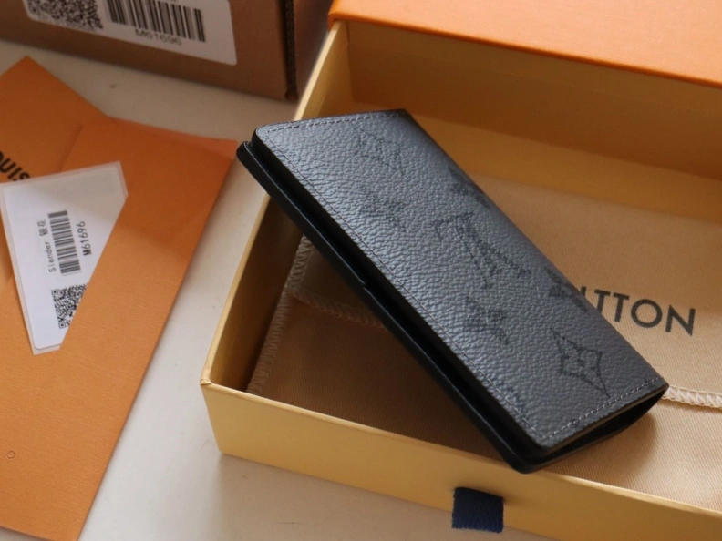 Lightweight LX Wallets 12211