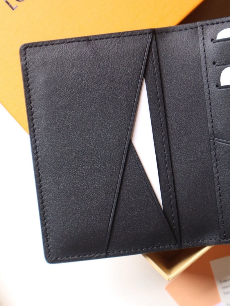 Sophisticated LX Wallets 12192