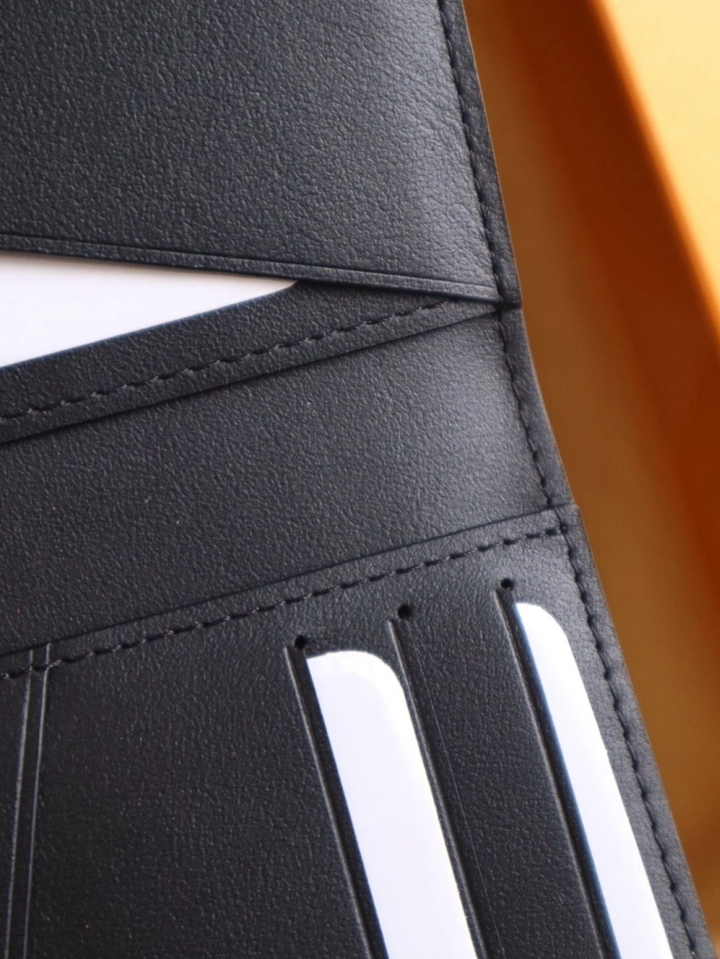 Sophisticated LX Wallets 12192