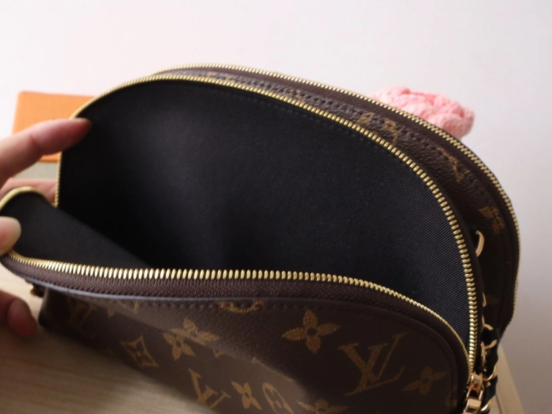 Trendsetting LX Clutch Bags 7881