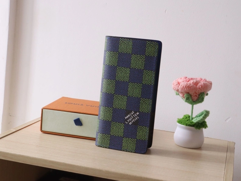 Compact LX Wallets 7841