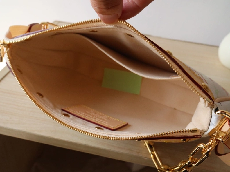 Comfortable LX Top Handle Bags 7844