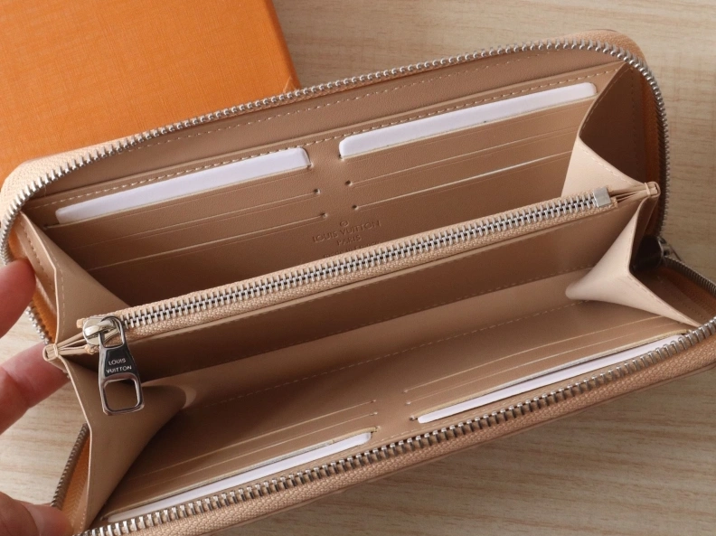 LX Wallets SportInspired 7797