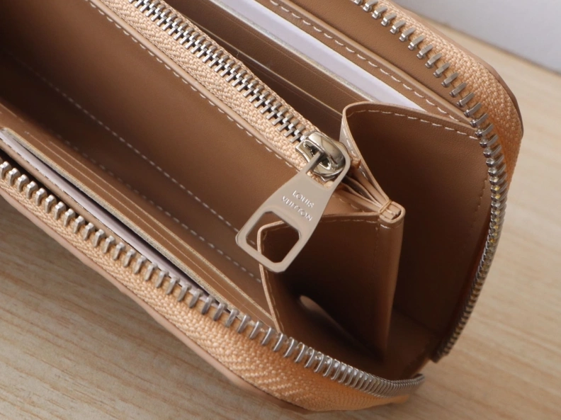 LX Wallets SportInspired 7797