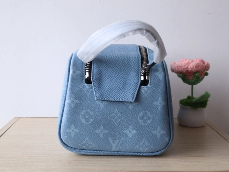 Sleek LX Cosmetic Bags 7865