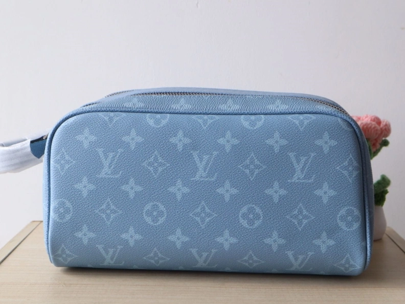 Sleek LX Cosmetic Bags 7865