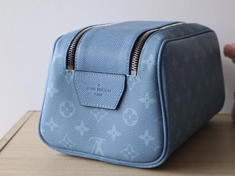Sleek LX Cosmetic Bags 7865