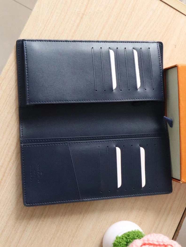 Flexible LX Wallets 7787