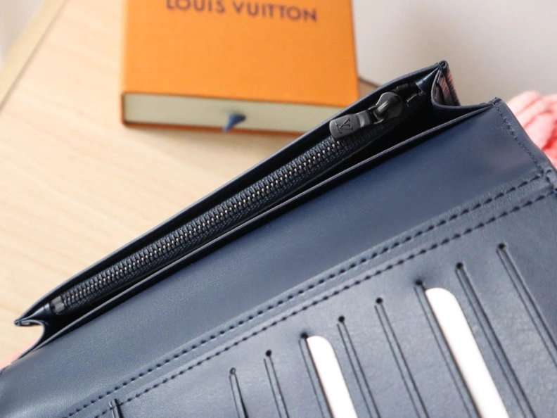 Flexible LX Wallets 7787