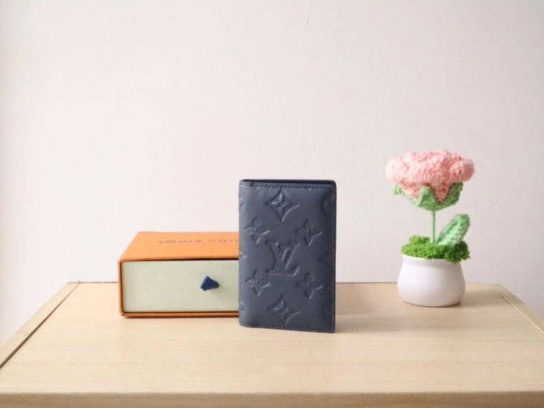 Sophisticated LX Wallets 7778