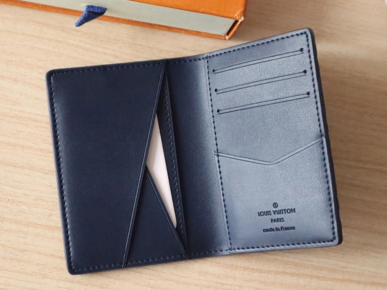 Sophisticated LX Wallets 7778