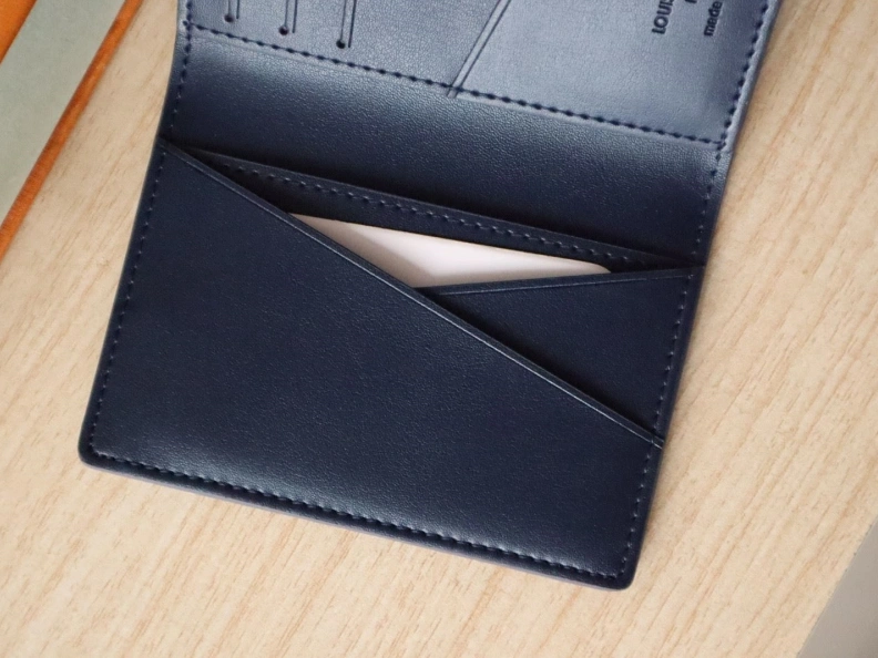 Sophisticated LX Wallets 7778