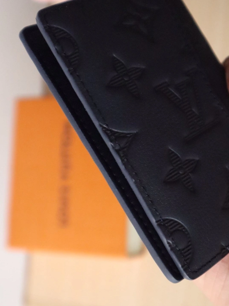 Sophisticated LX Wallets 7778