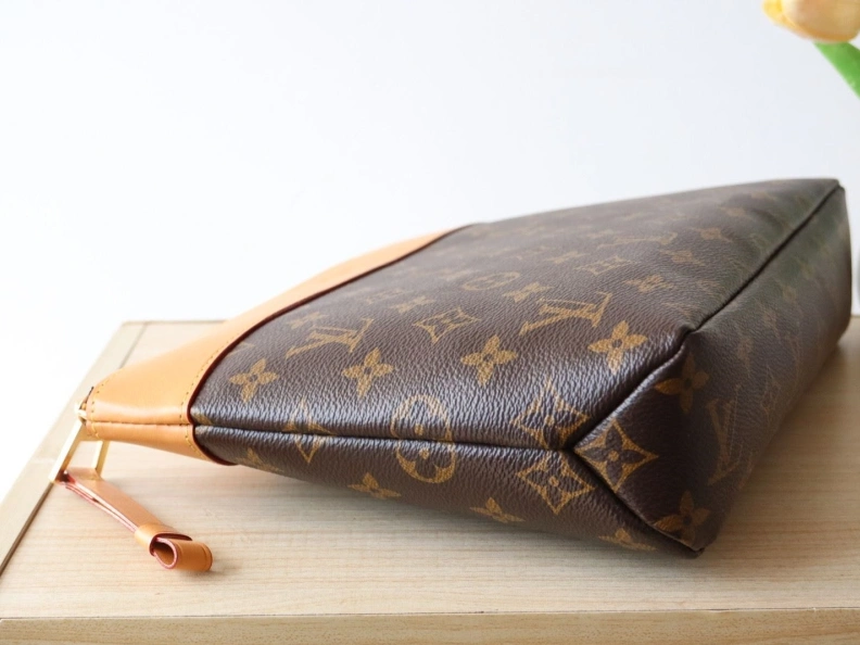 Comfortable LX Clutch Bags 7895