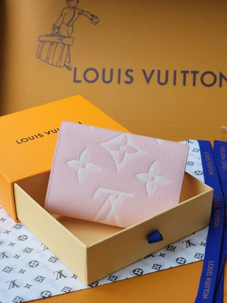 Affordable LX Wallets 7762