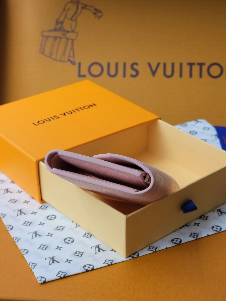 Affordable LX Wallets 7762