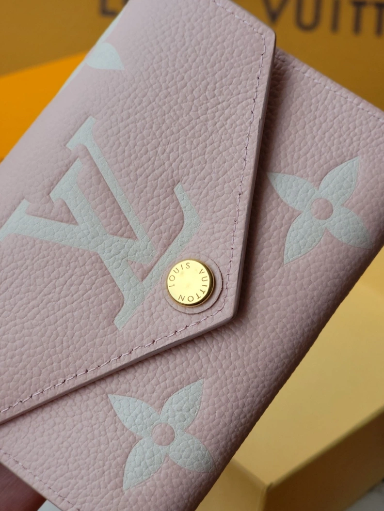 Affordable LX Wallets 7762