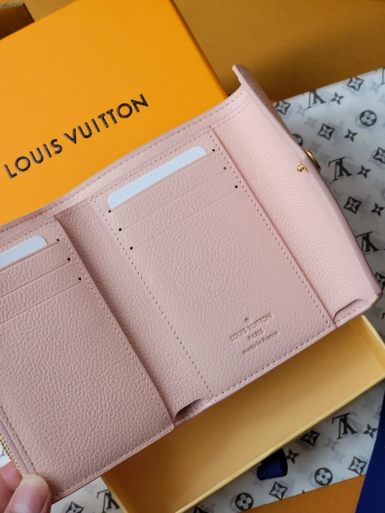 Affordable LX Wallets 7762
