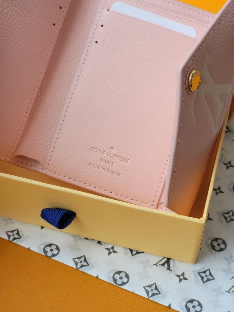 Affordable LX Wallets 7762