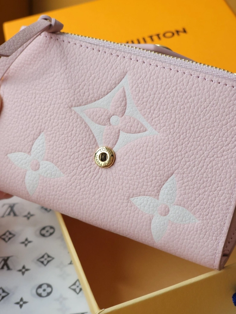 Affordable LX Wallets 7762