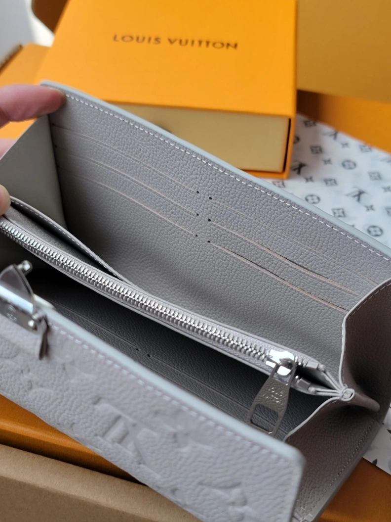 EyeCatching LX Wallets 7761