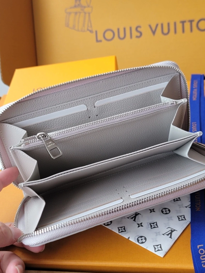 Unique LX Wallets 7759