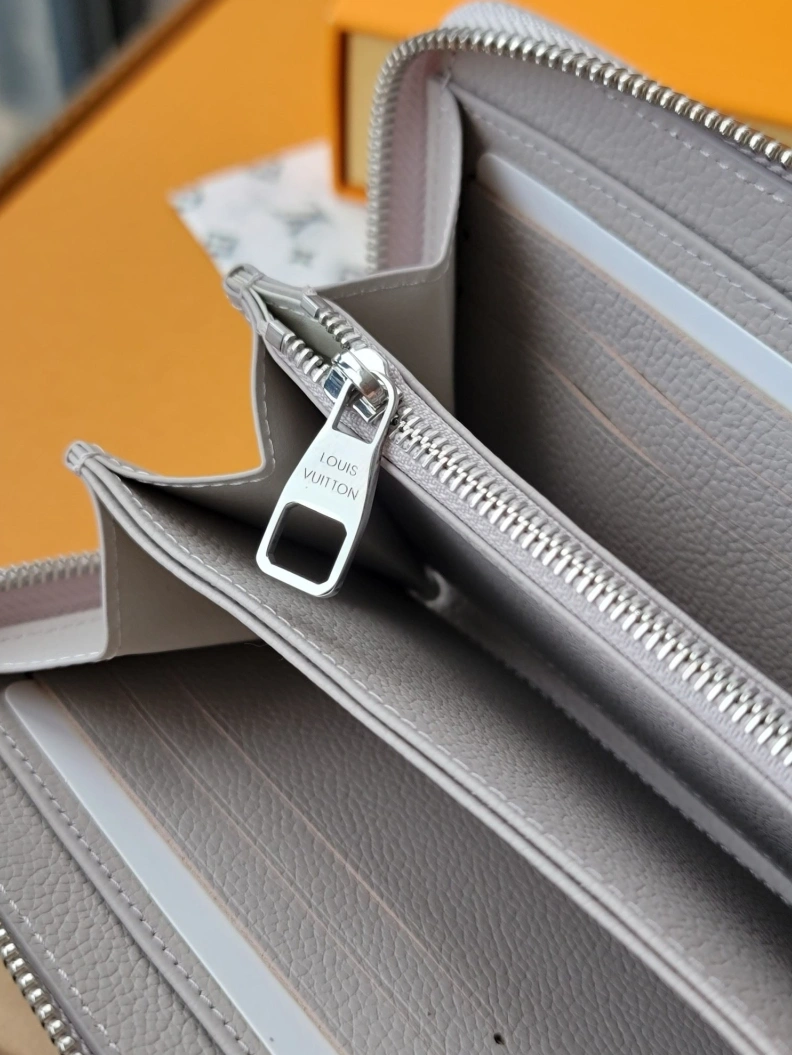 Unique LX Wallets 7759