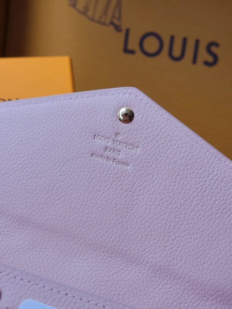DailyWear LX Wallets 7750
