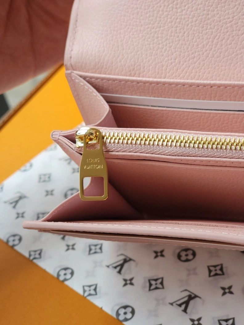 DailyWear LX Wallets 7750